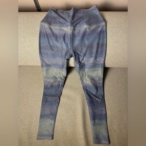 Beyond Yoga Blue and Gray Gradient Leggings